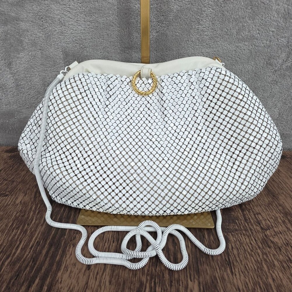 La Regale VTG Chainmail Shoulder Bag Purse White Metal Leather Hinged Chic Glam